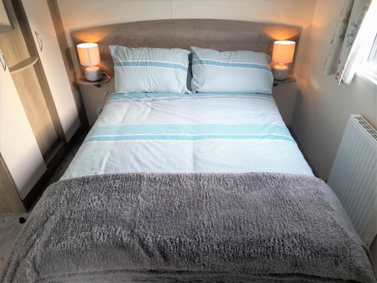3 Bedroom Modern Caravan Sleeps Up To 8 มิลลอม ภายนอก รูปภาพ