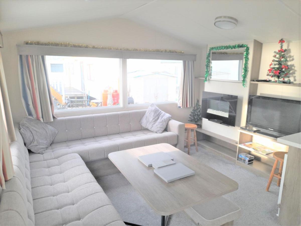 3 Bedroom Modern Caravan Sleeps Up To 8 มิลลอม ภายนอก รูปภาพ