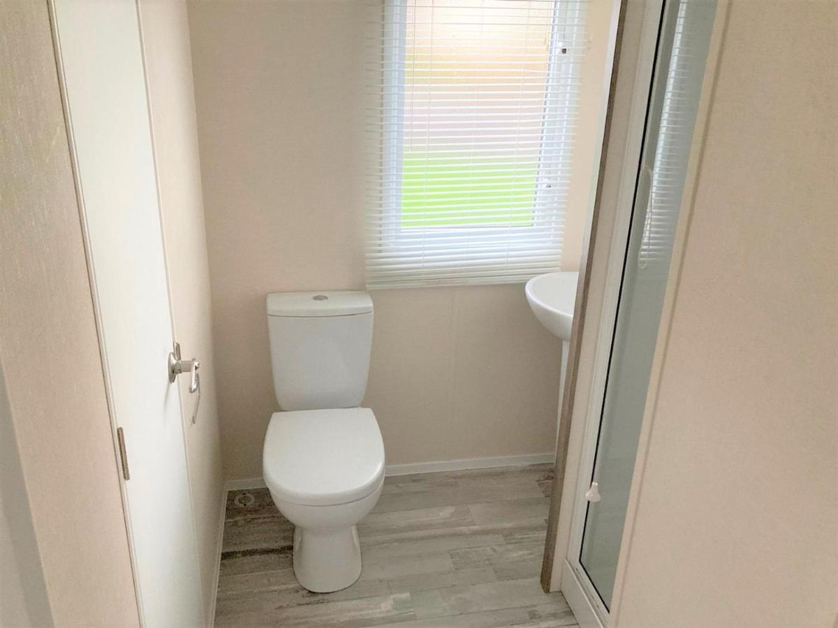 3 Bedroom Modern Caravan Sleeps Up To 8 มิลลอม ภายนอก รูปภาพ