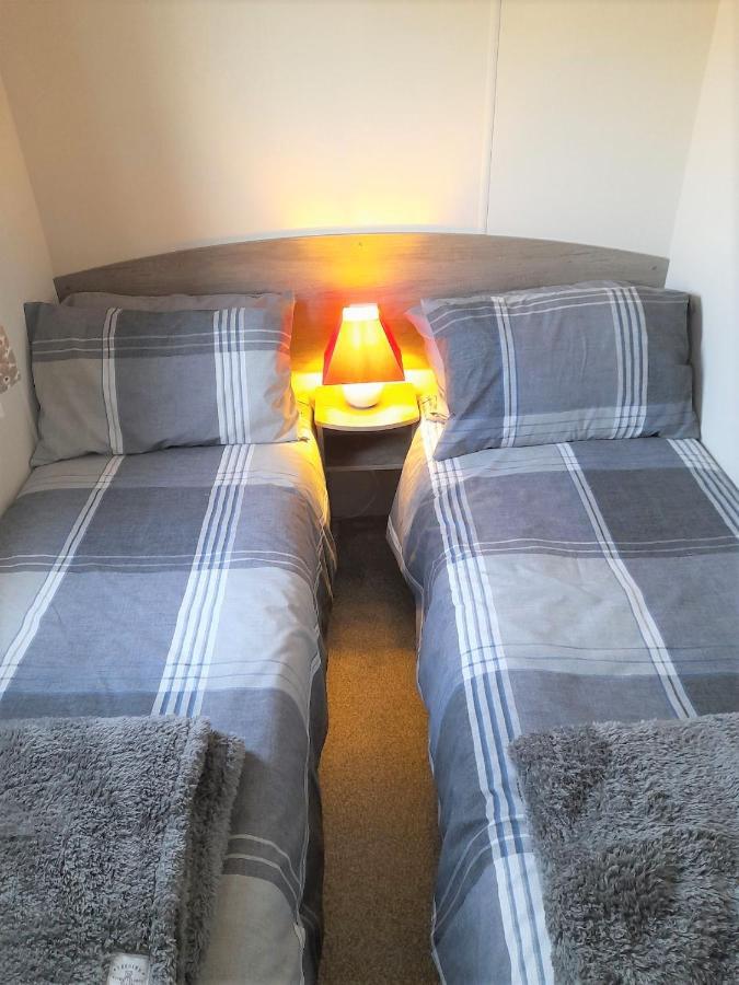 3 Bedroom Modern Caravan Sleeps Up To 8 มิลลอม ภายนอก รูปภาพ